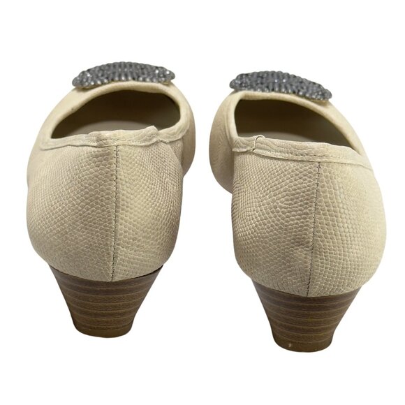 LAURA ASHLEY Women's Beige Wedge Flats Embellished Toe Faux Leather Size 7B - Picture 3 of 10